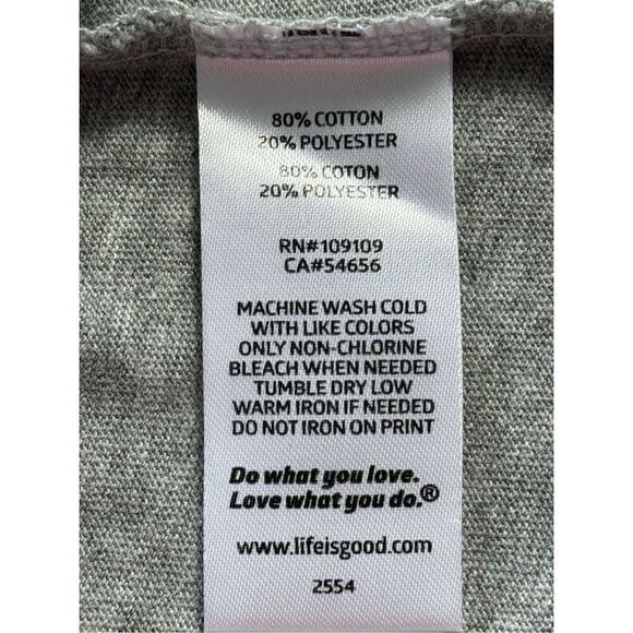 Life is Good Women’s SMALL Beach Chair Beach Dog Short Sleeve Tee - NWT - Picture 5 of 6